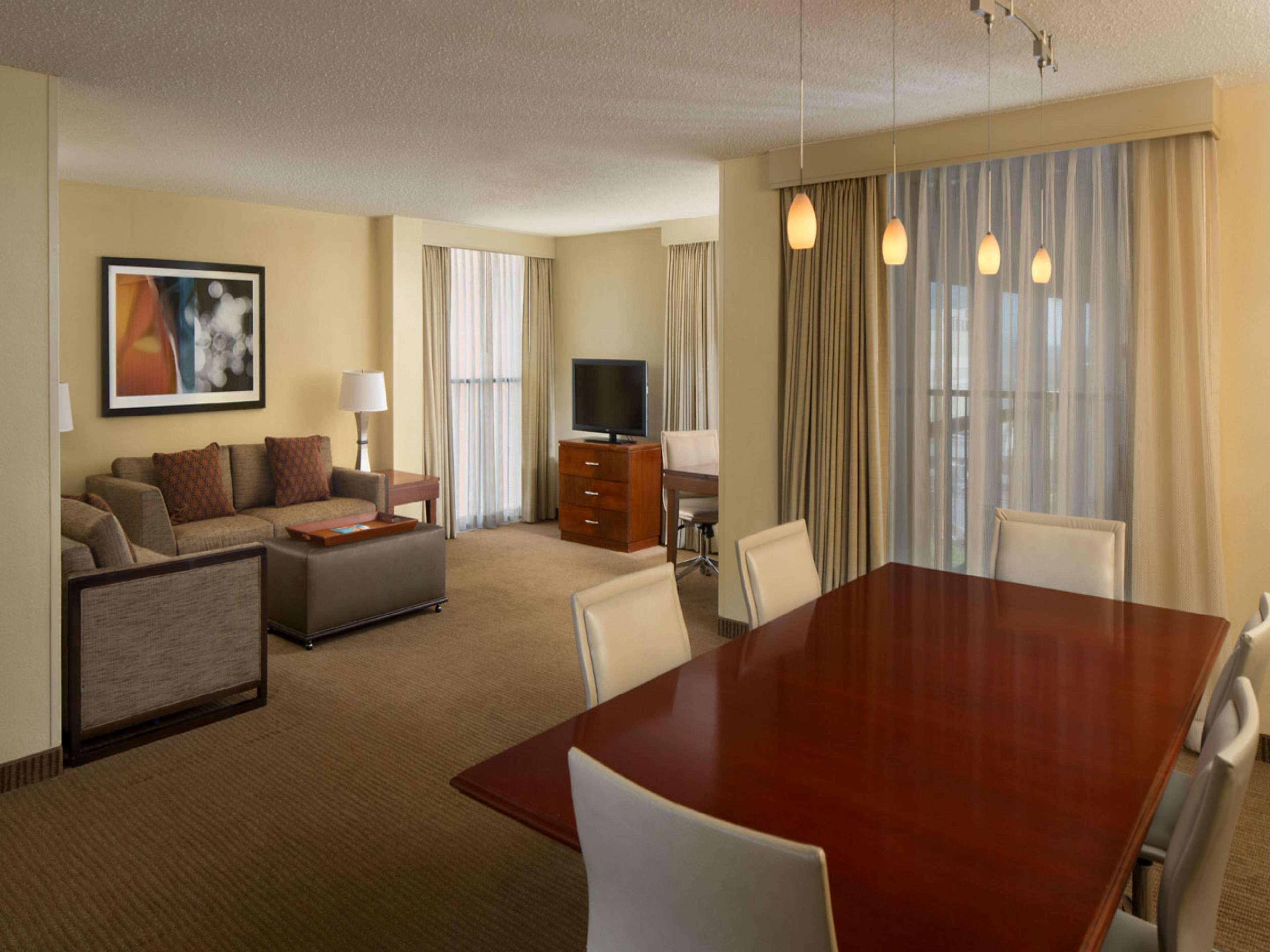 Embassy Suites Уинстон-Сейлем Экстерьер фото