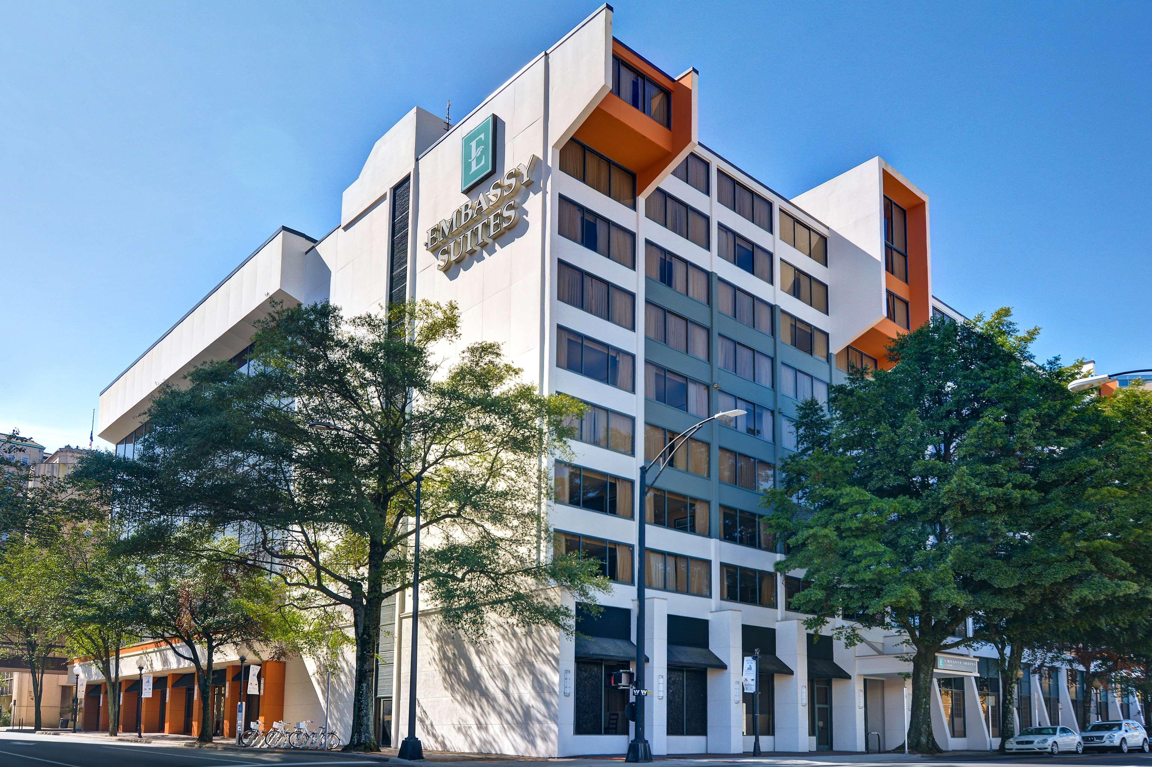 Embassy Suites Уинстон-Сейлем Экстерьер фото