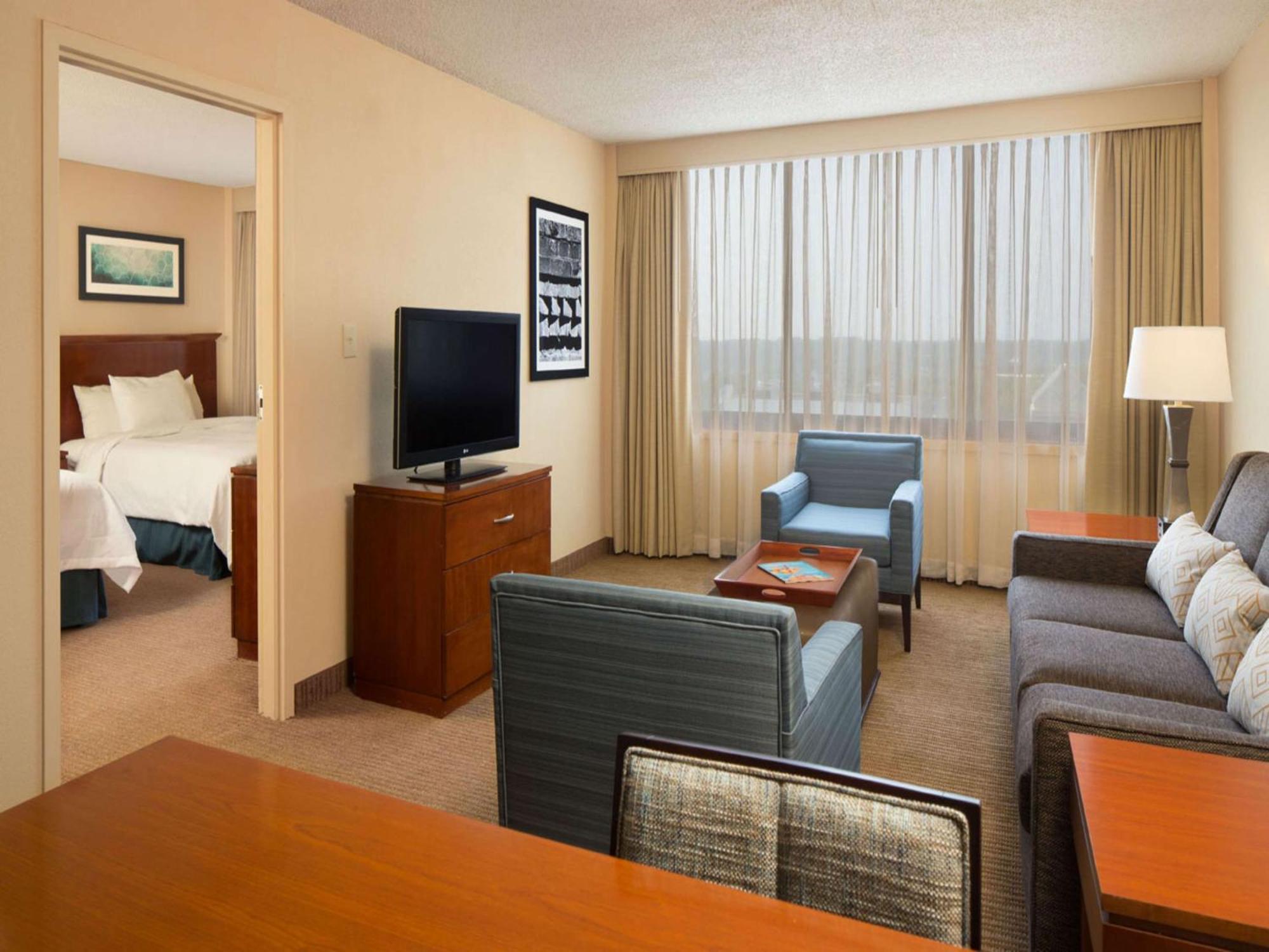 Embassy Suites Уинстон-Сейлем Экстерьер фото