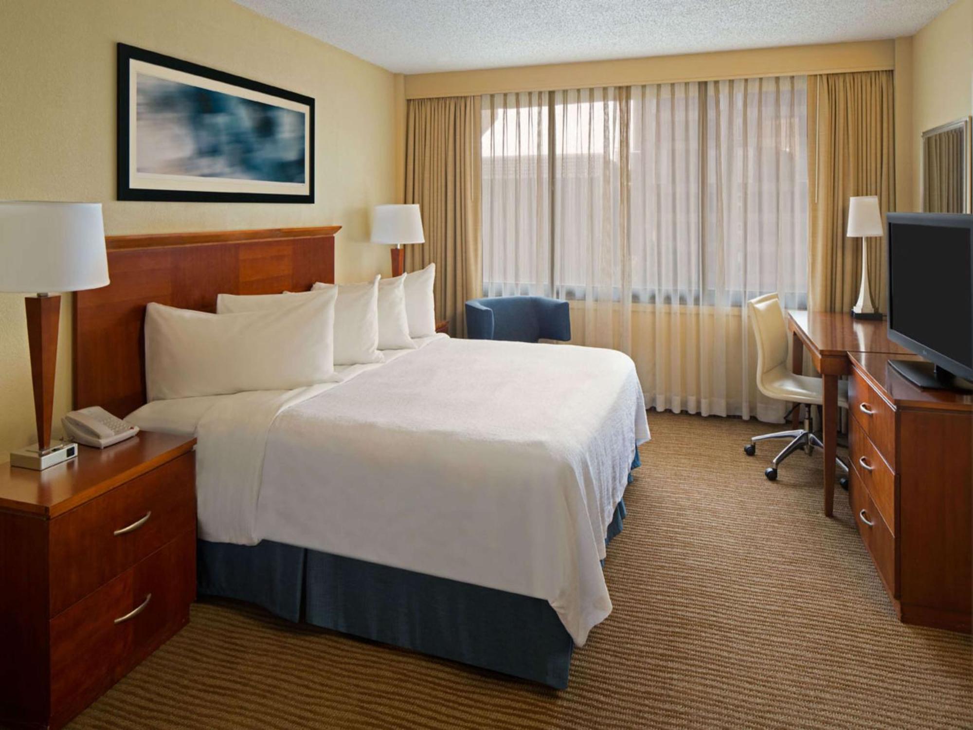 Embassy Suites Уинстон-Сейлем Экстерьер фото
