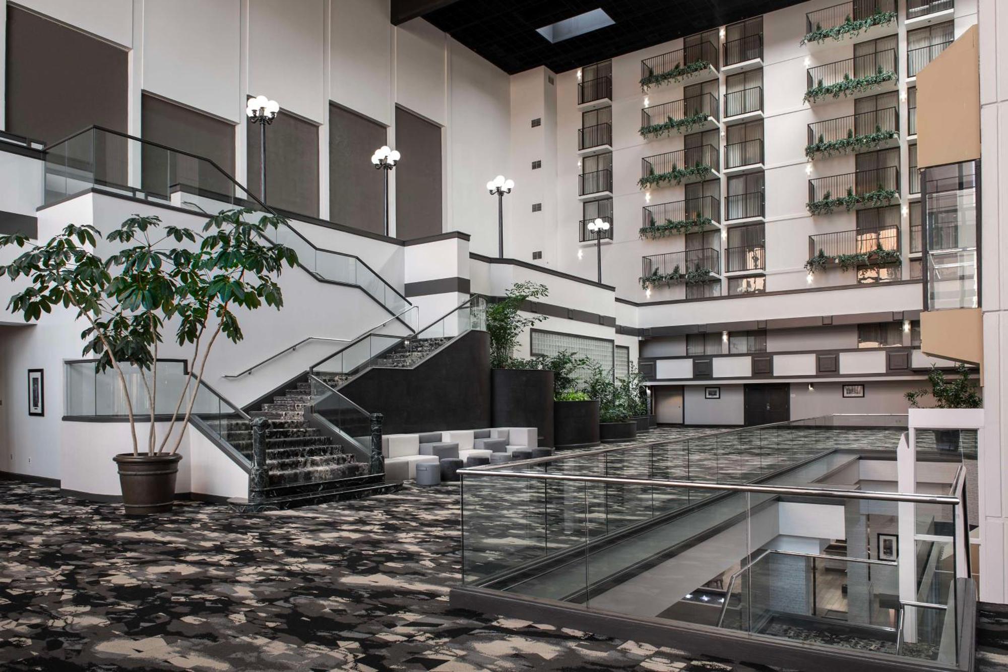 Embassy Suites Уинстон-Сейлем Экстерьер фото